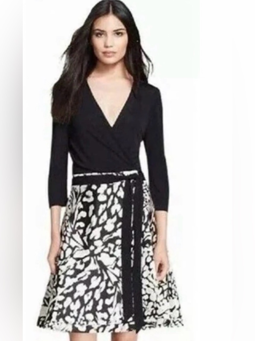 DVF βAmeliaβ wrap dress in black with shades of gray